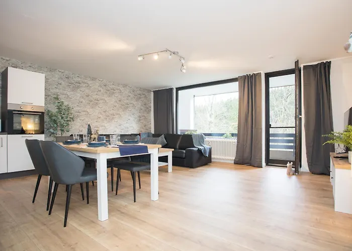 Deluxe Apartment For 5 - Sauna & Pool - Free Parking