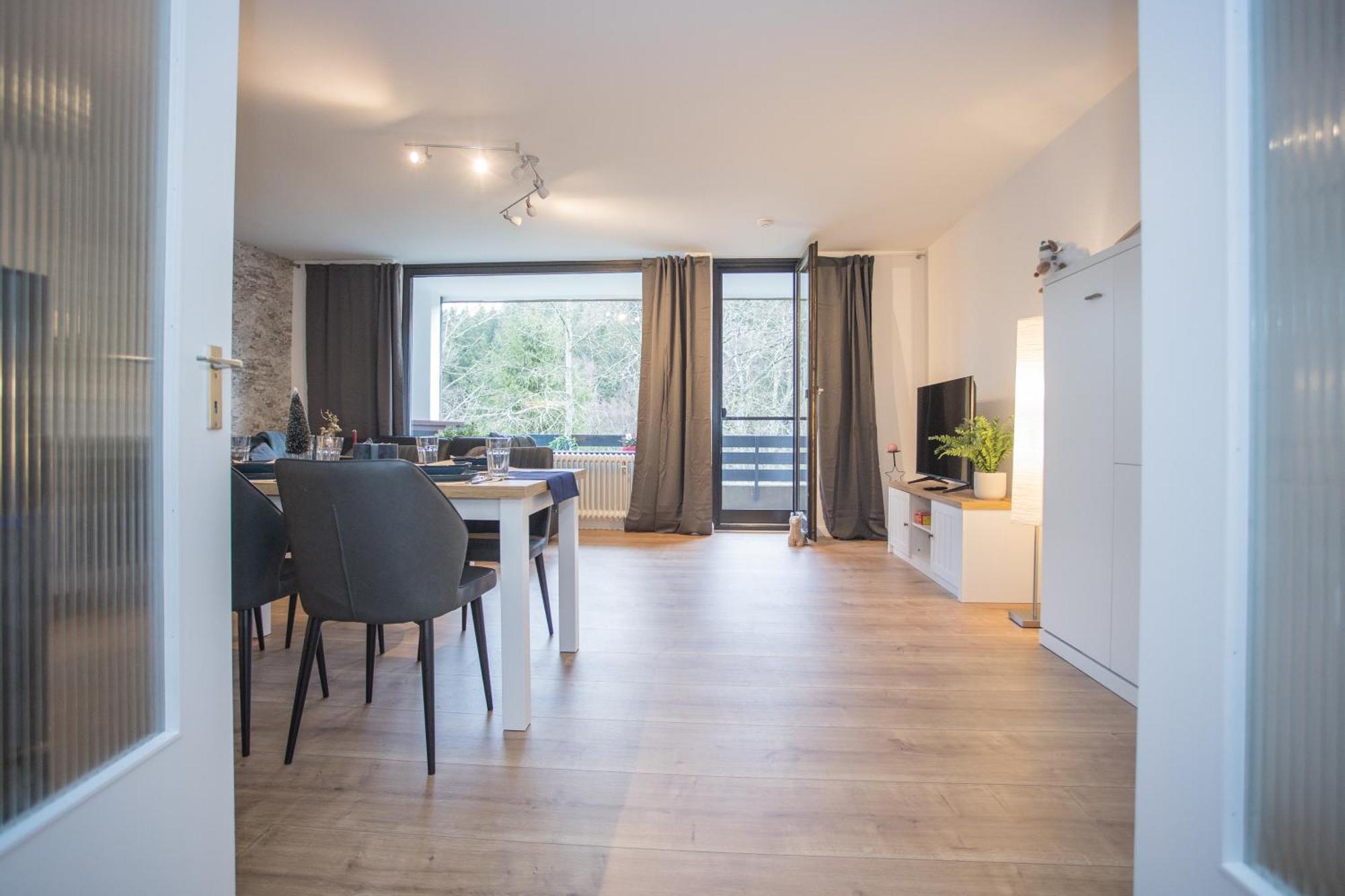 Deluxe For 5 - Sauna & Pool - Free Parking Apartment